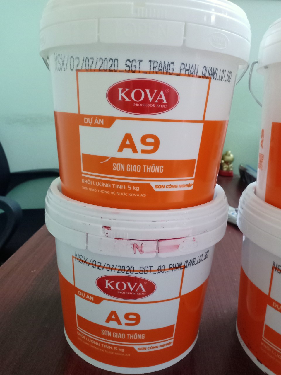 Sơn kẻ vạch giao thông Kova giá rẻ ở HCM Sơn kẻ vạch giao thông Kova giá rẻ ở HCM